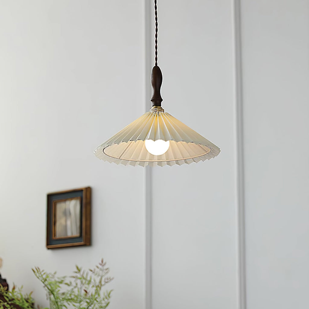 Prairie Pleated Plug In Pendant Lamp