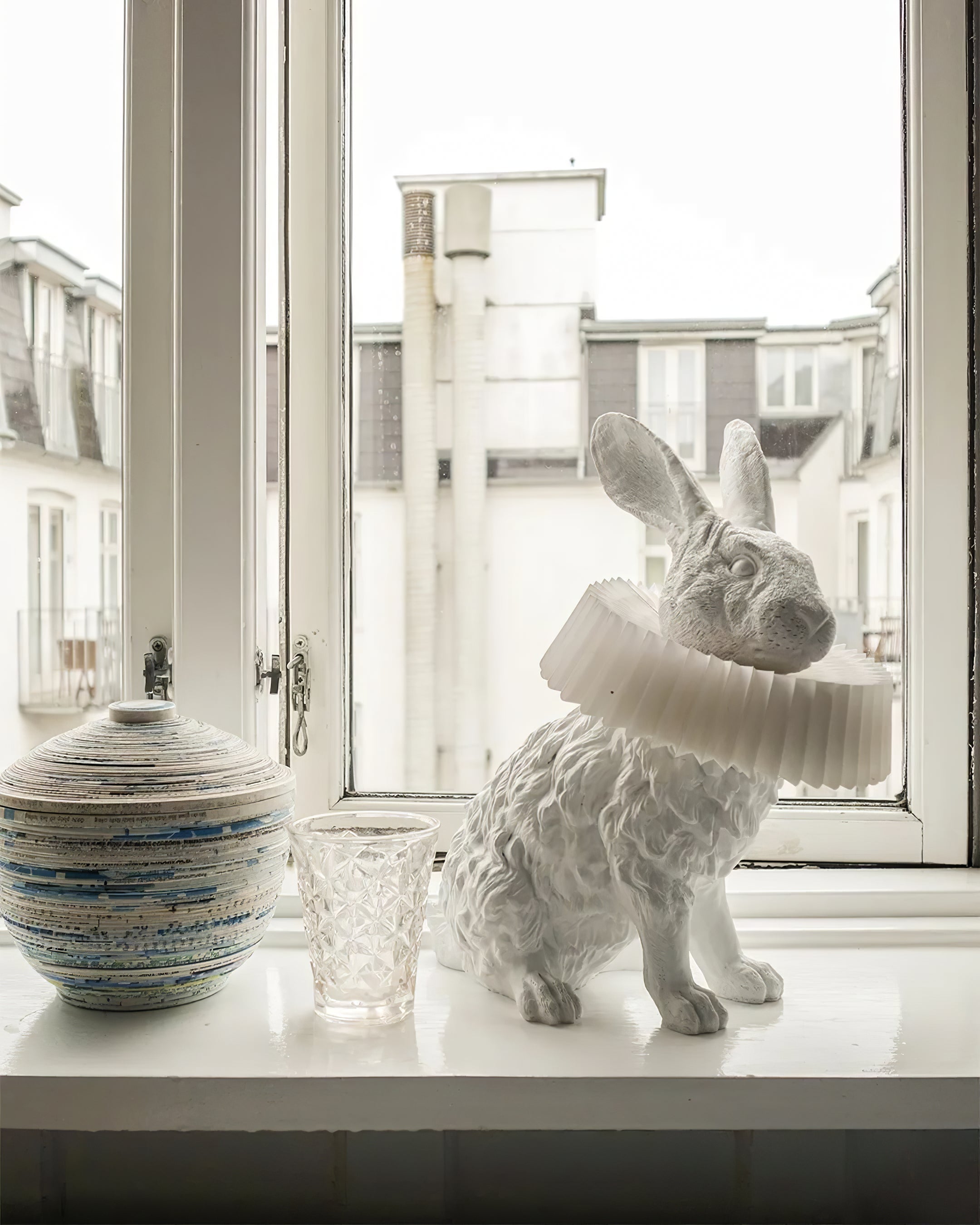 Rabbit White Resin Table Lamp