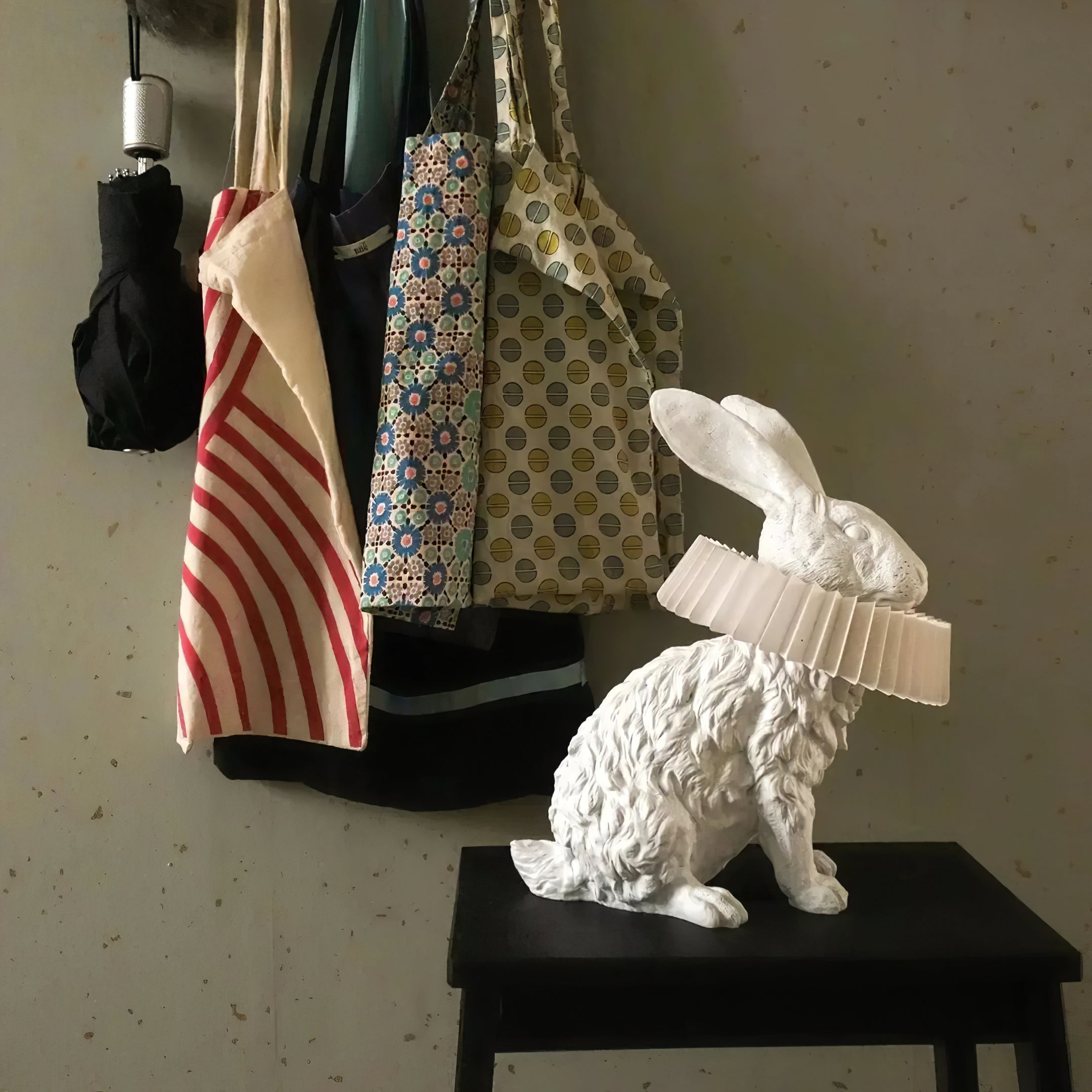 Rabbit White Resin Table Lamp