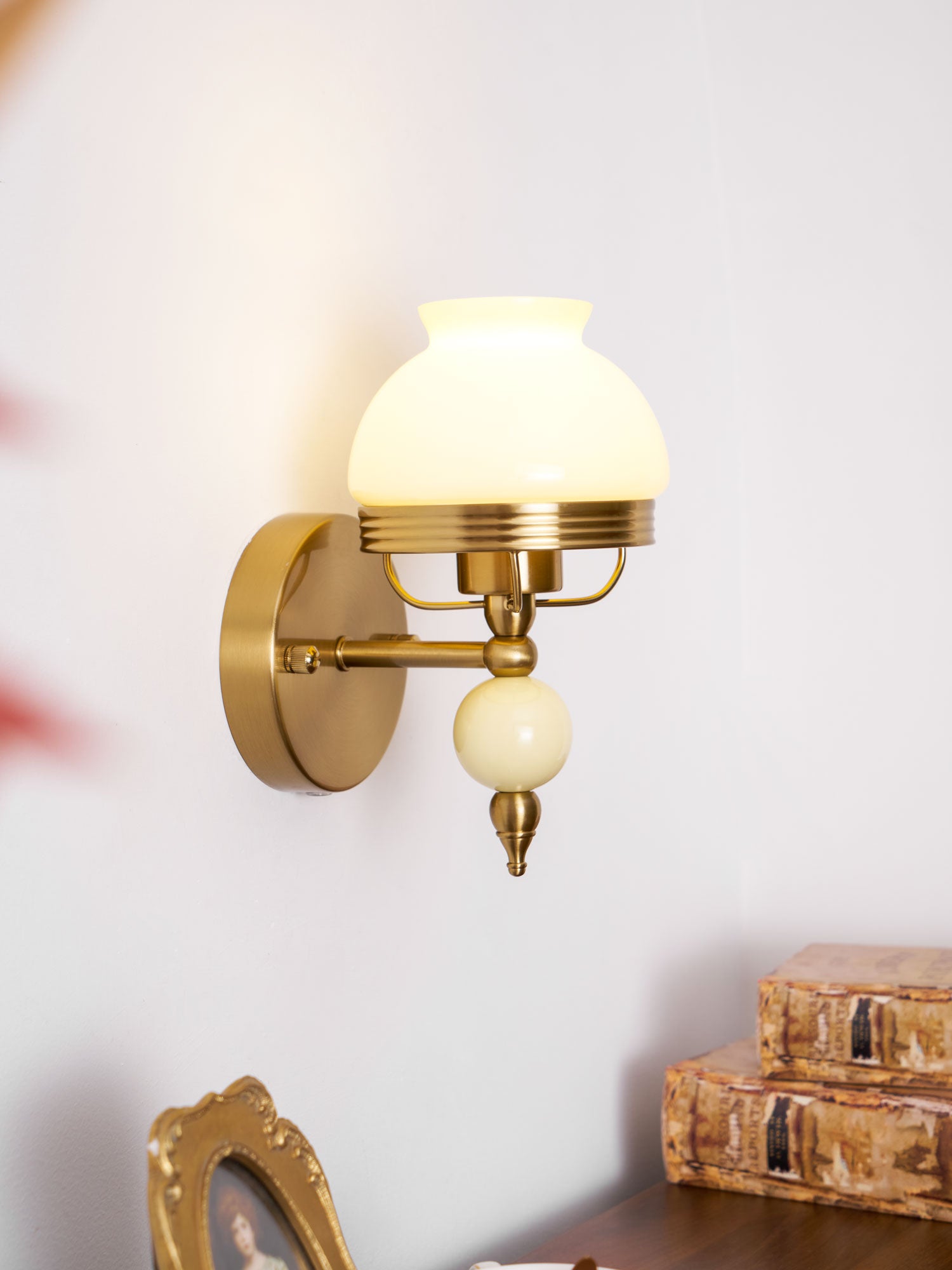 Retro Yuna Wall Lamp