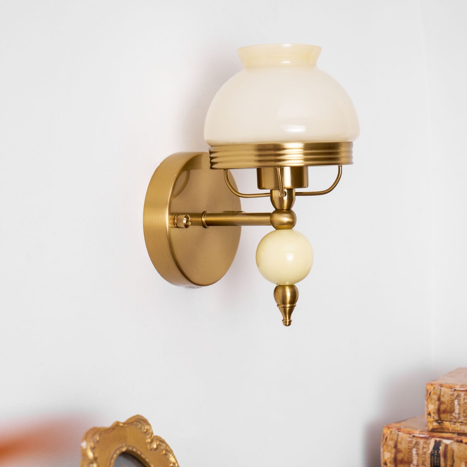 Retro Yuna Wall Lamp