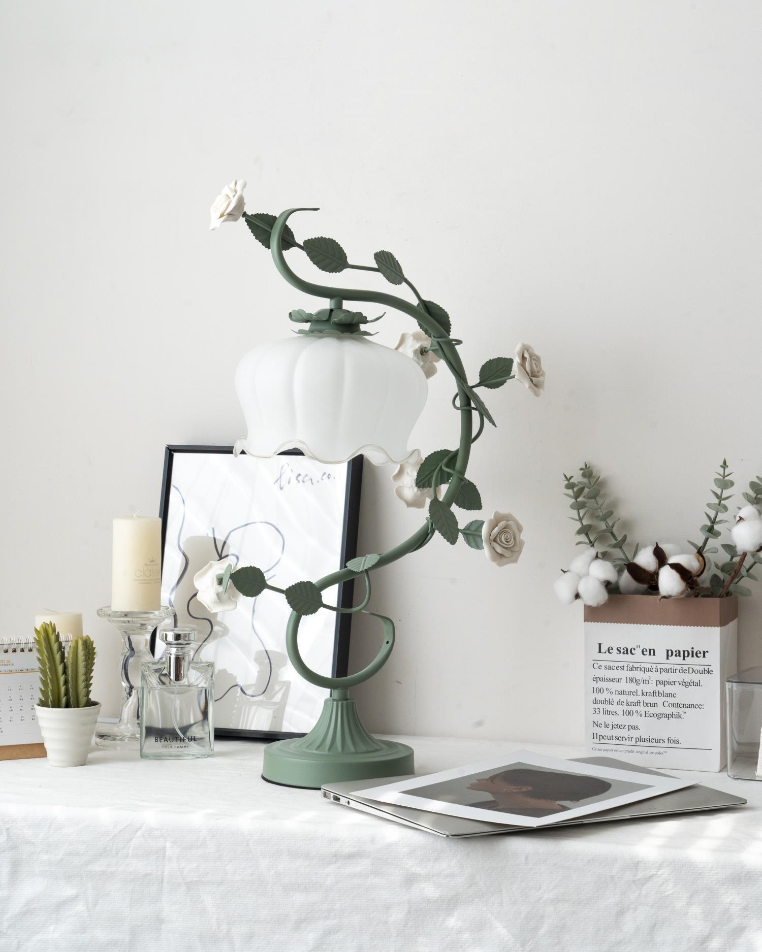 Ron Rose Flower Table Lamp