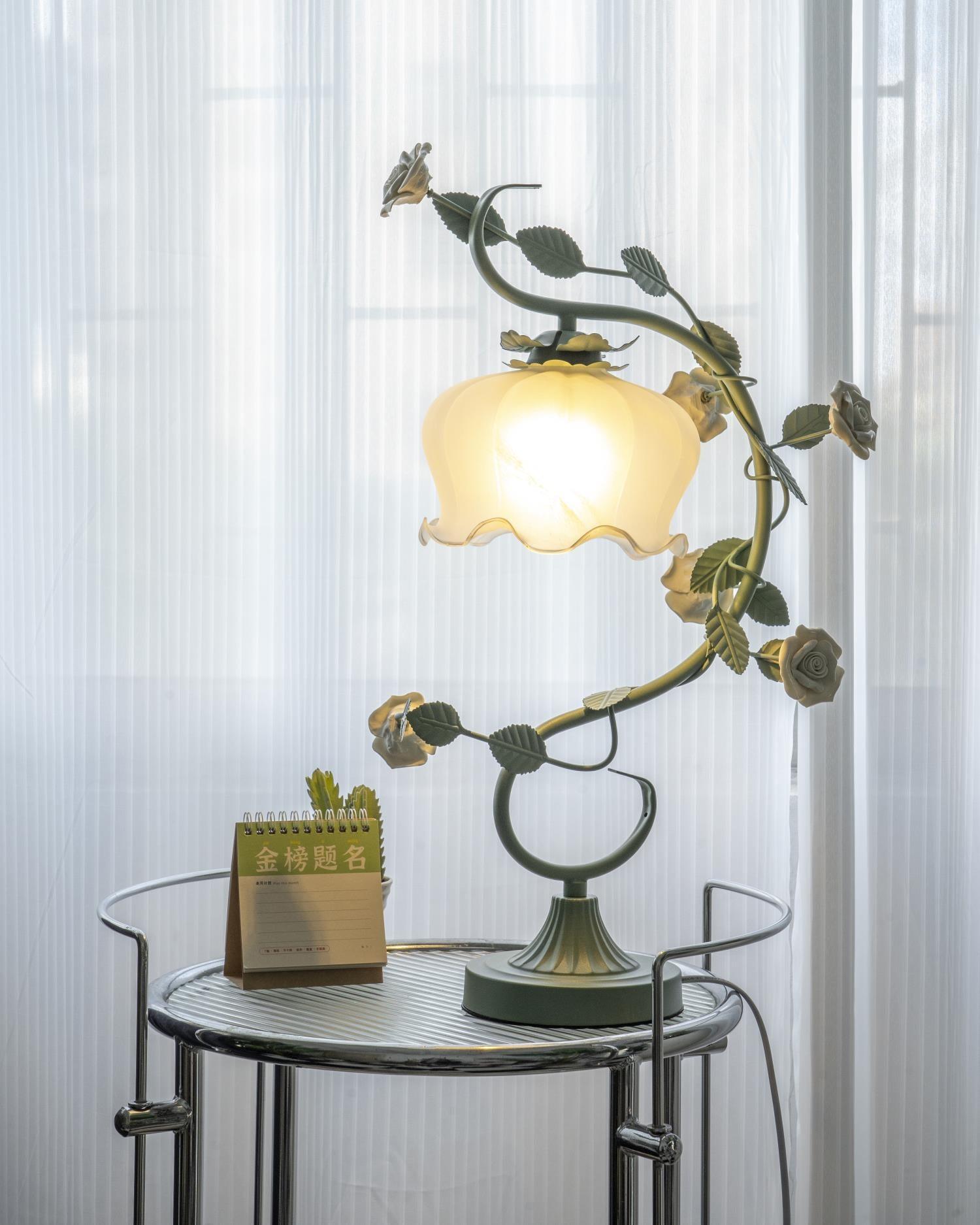 Ron Rose Flower Table Lamp