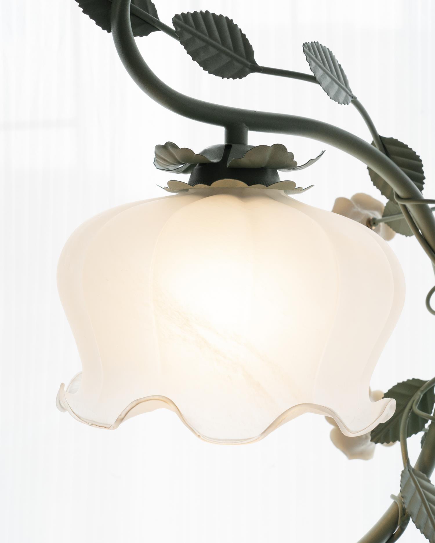 Ron Rose Flower Table Lamp