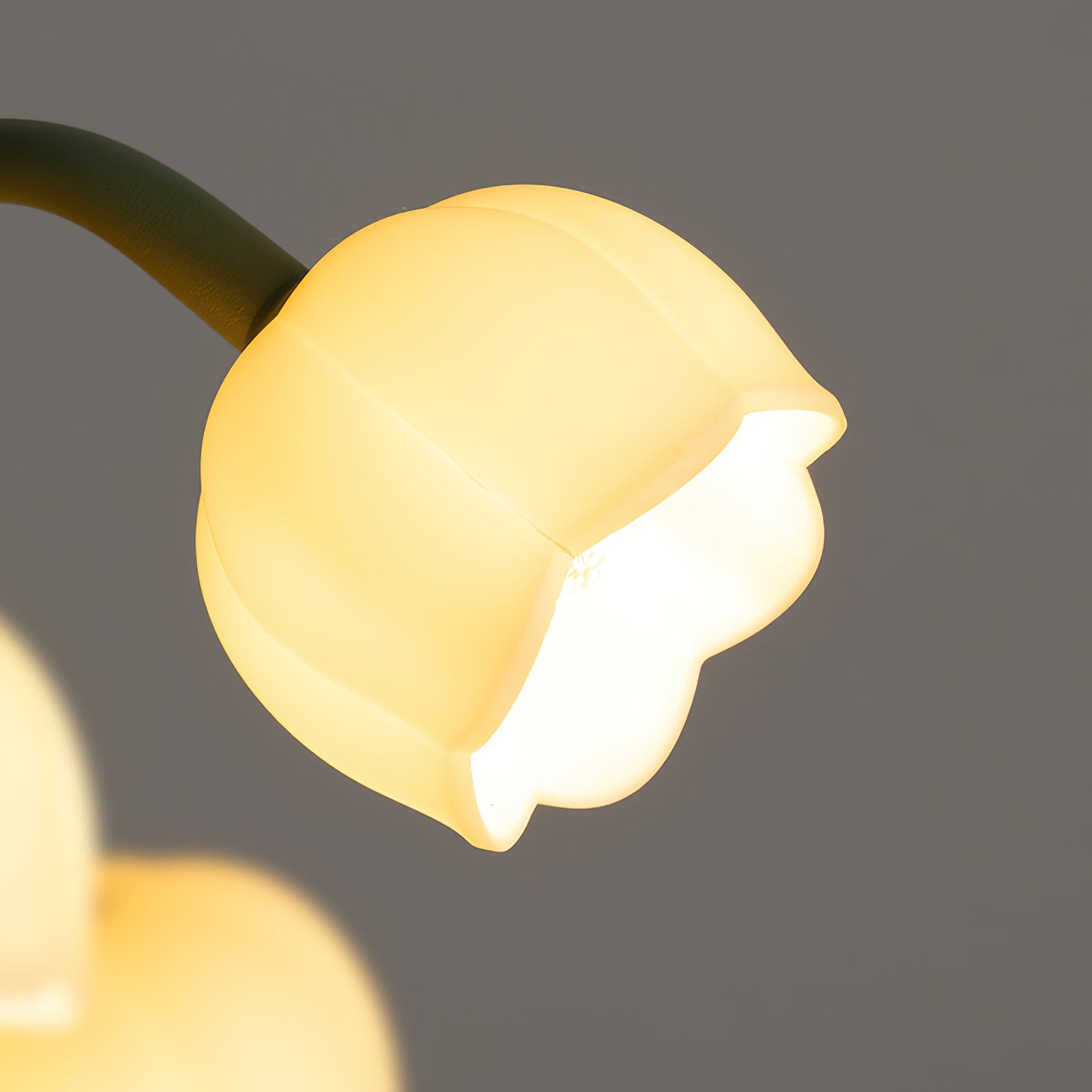 Sara Orchid Table Lamp