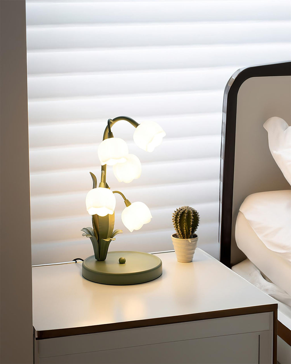 Sara Orchid Table Lamp