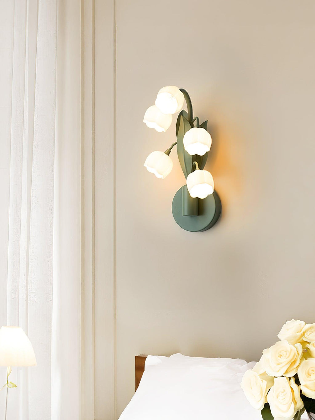 Sara Orchid Wall Lamp