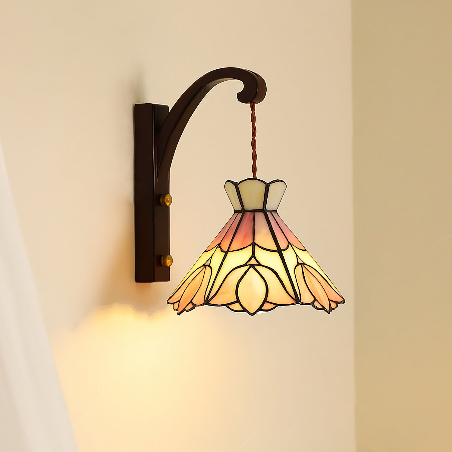 Serena Tiffany Wall Lamp
