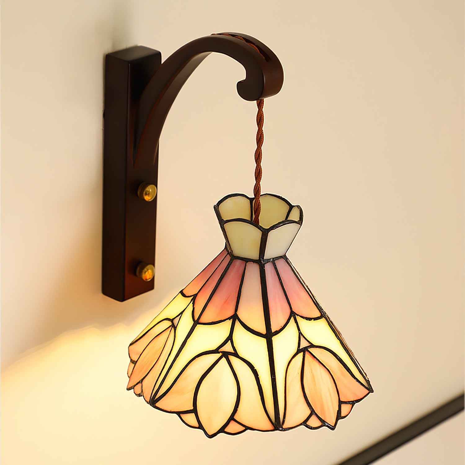 Serena Tiffany Wall Lamp