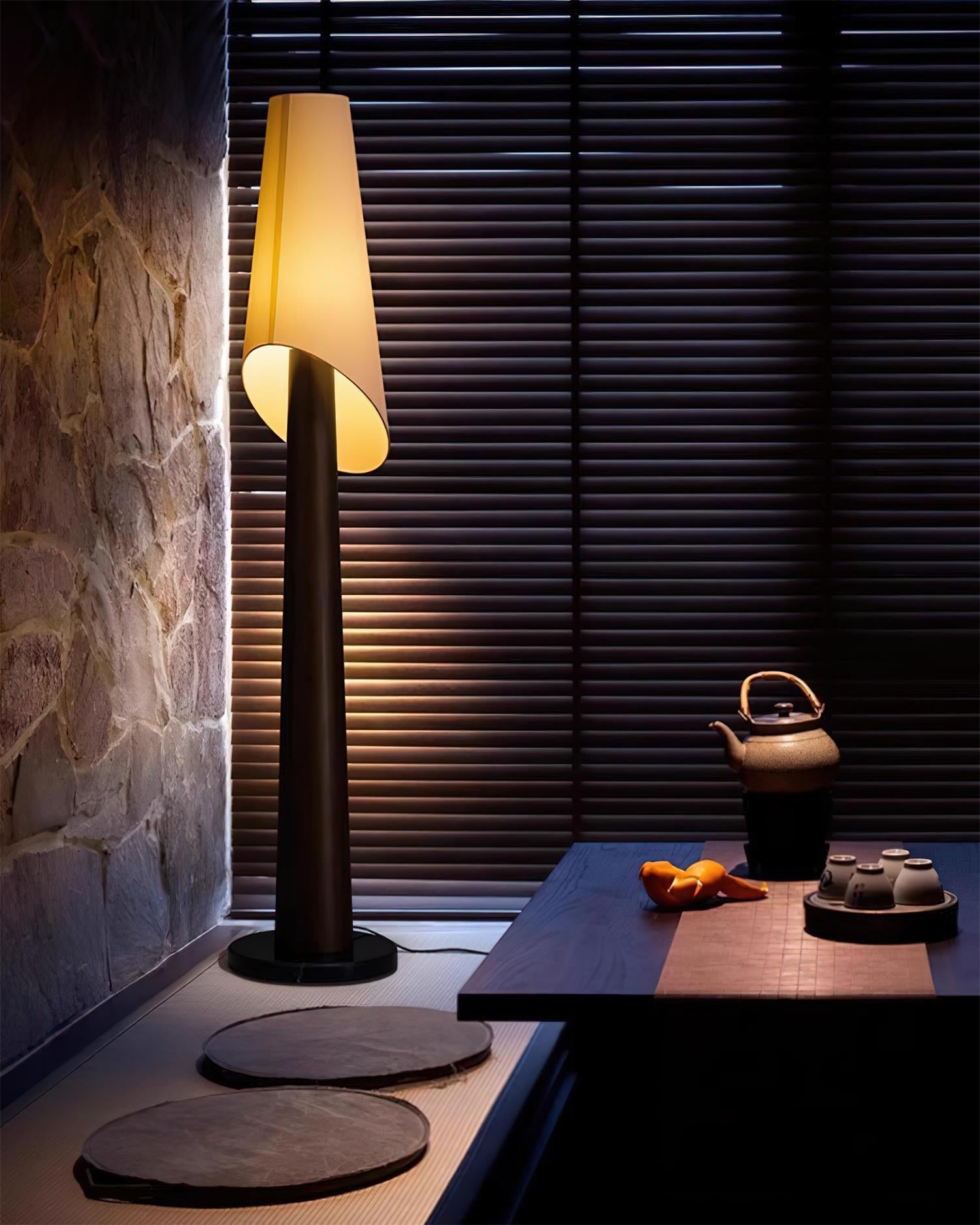 Solstice Flow Floor Lamp