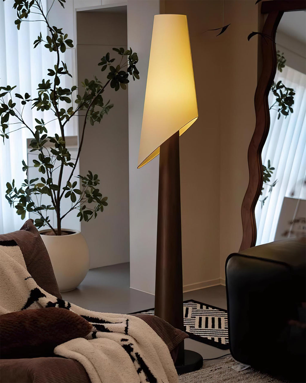 Solstice Flow Floor Lamp