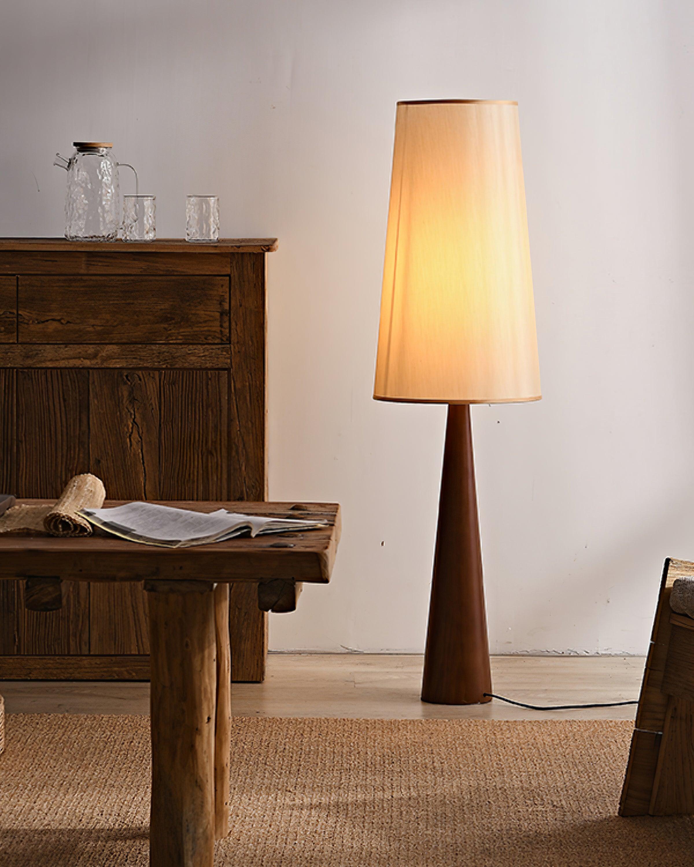 Svelte Floor Lamp