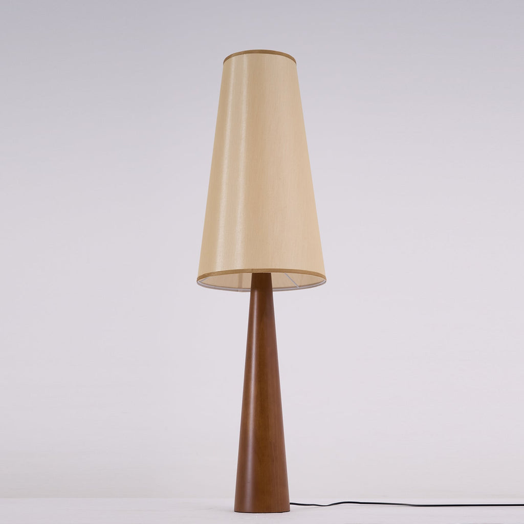 Svelte Floor Lamp