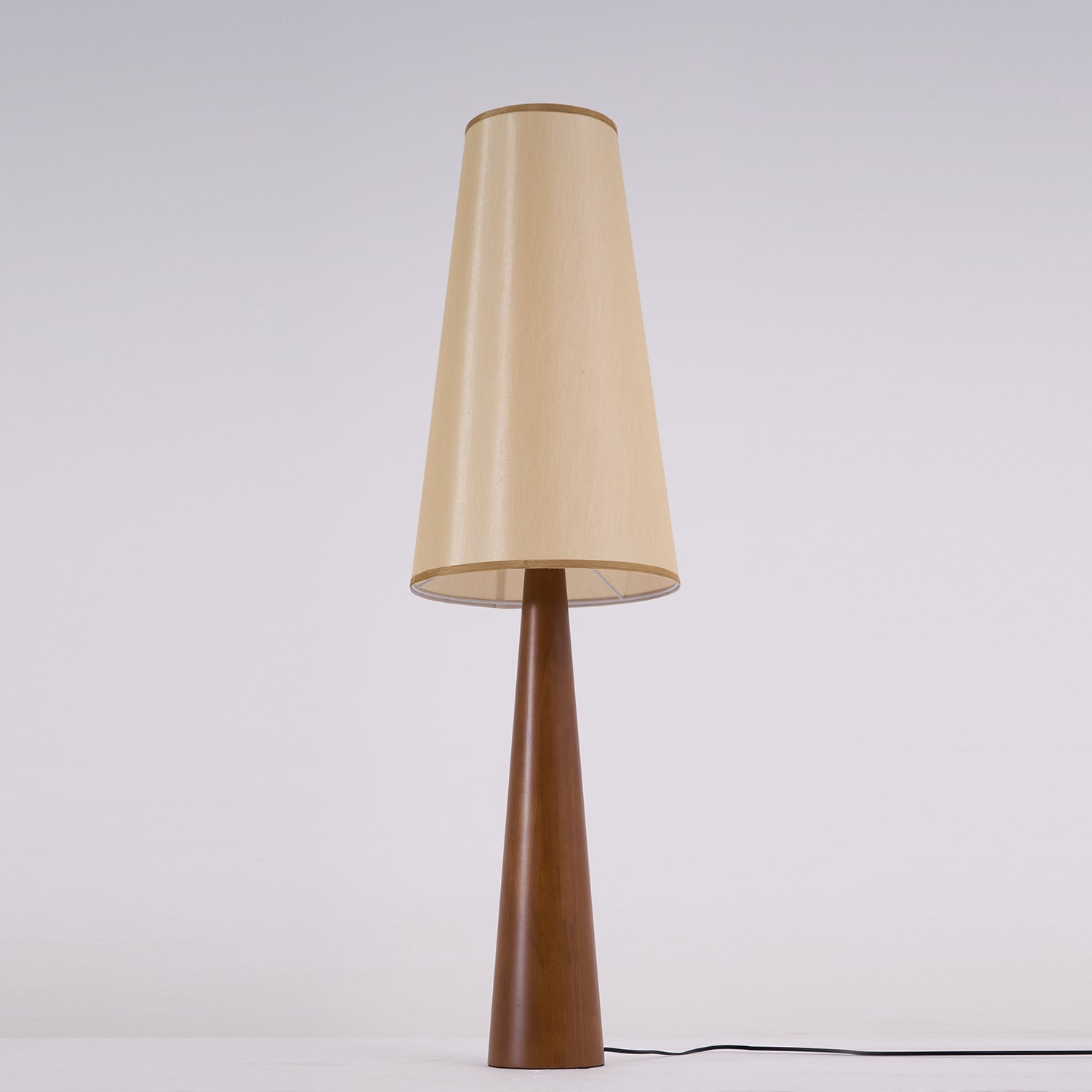 Svelte Floor Lamp