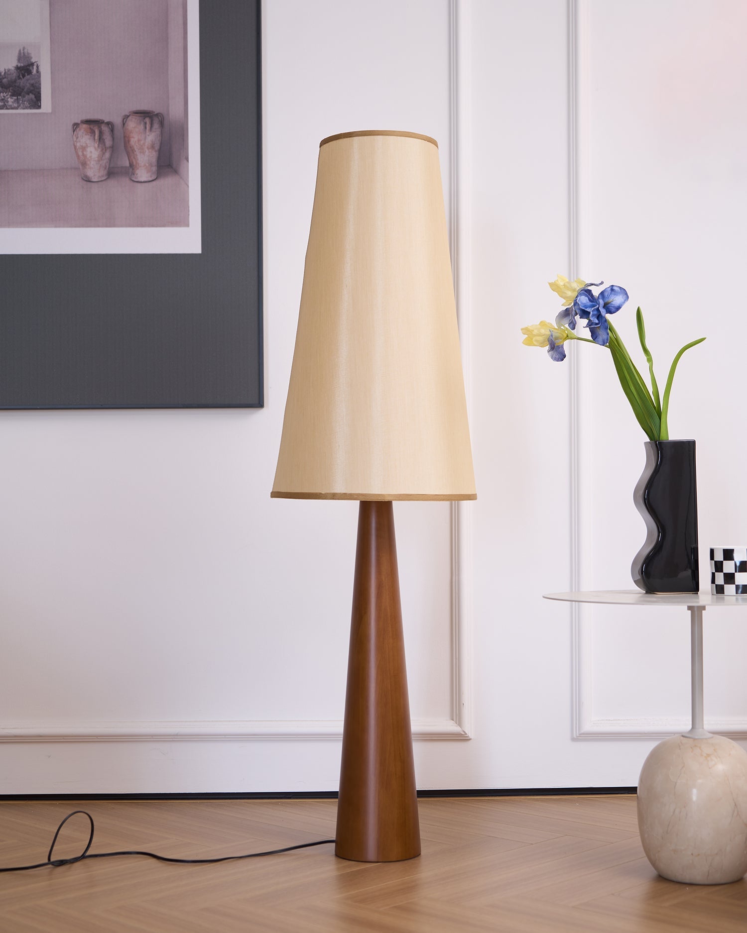 Svelte Floor Lamp