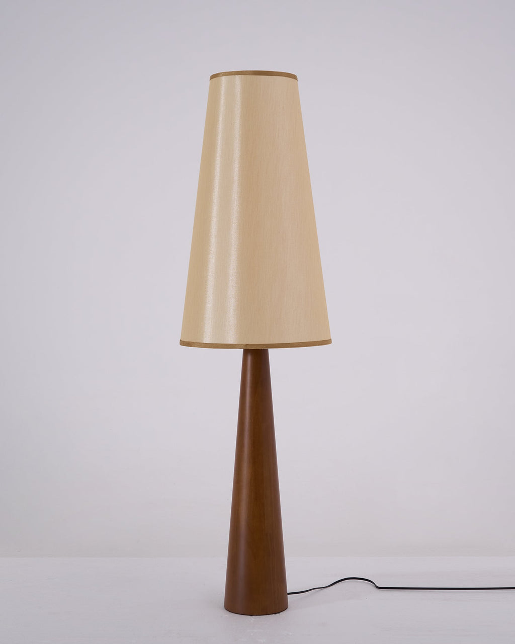 Svelte Floor Lamp