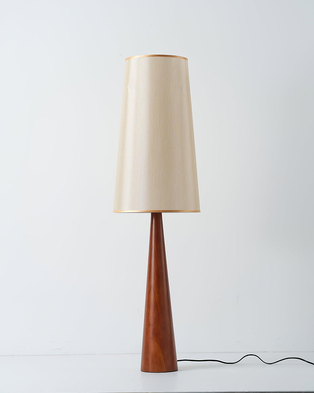 Svelte Floor Lamp