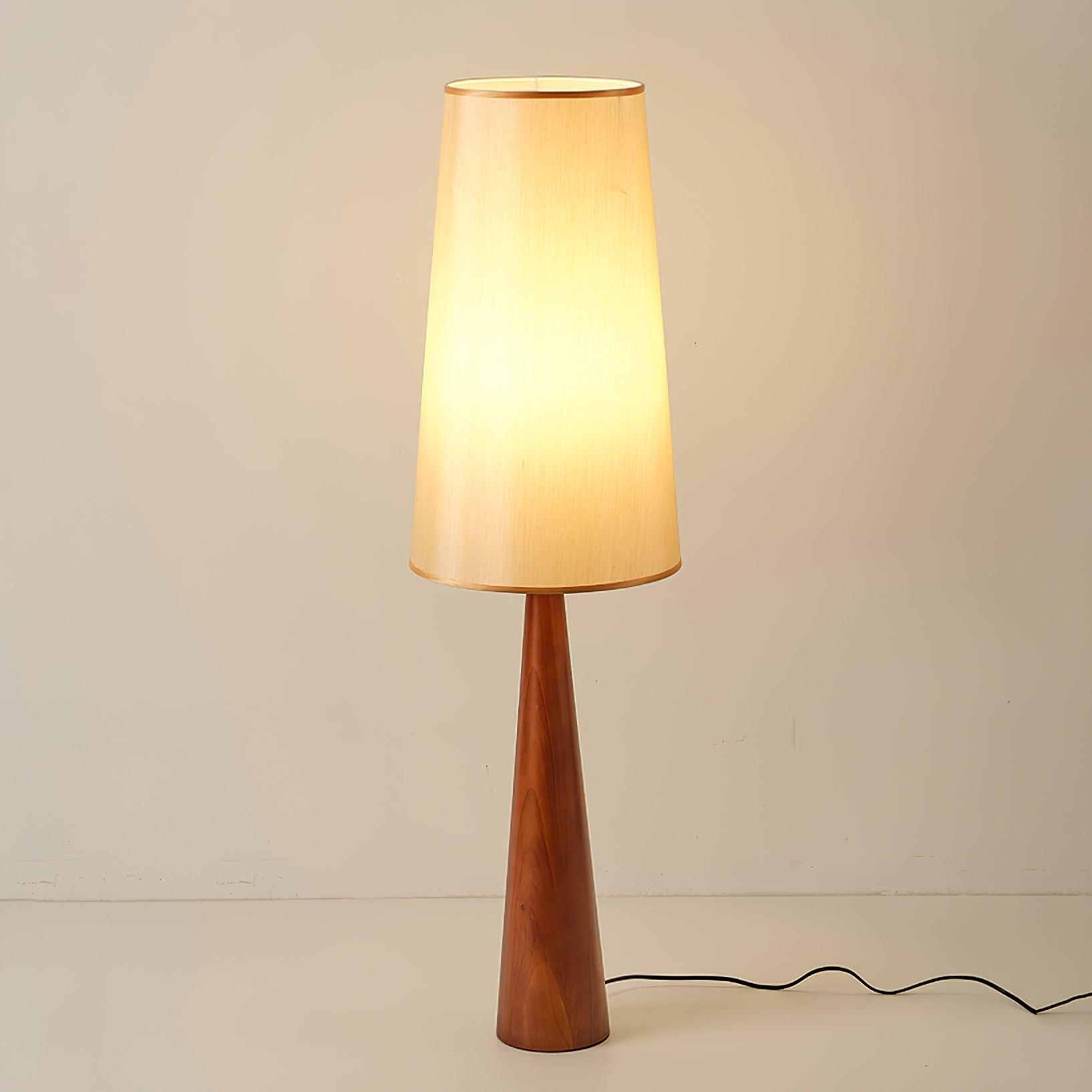 Svelte Floor Lamp