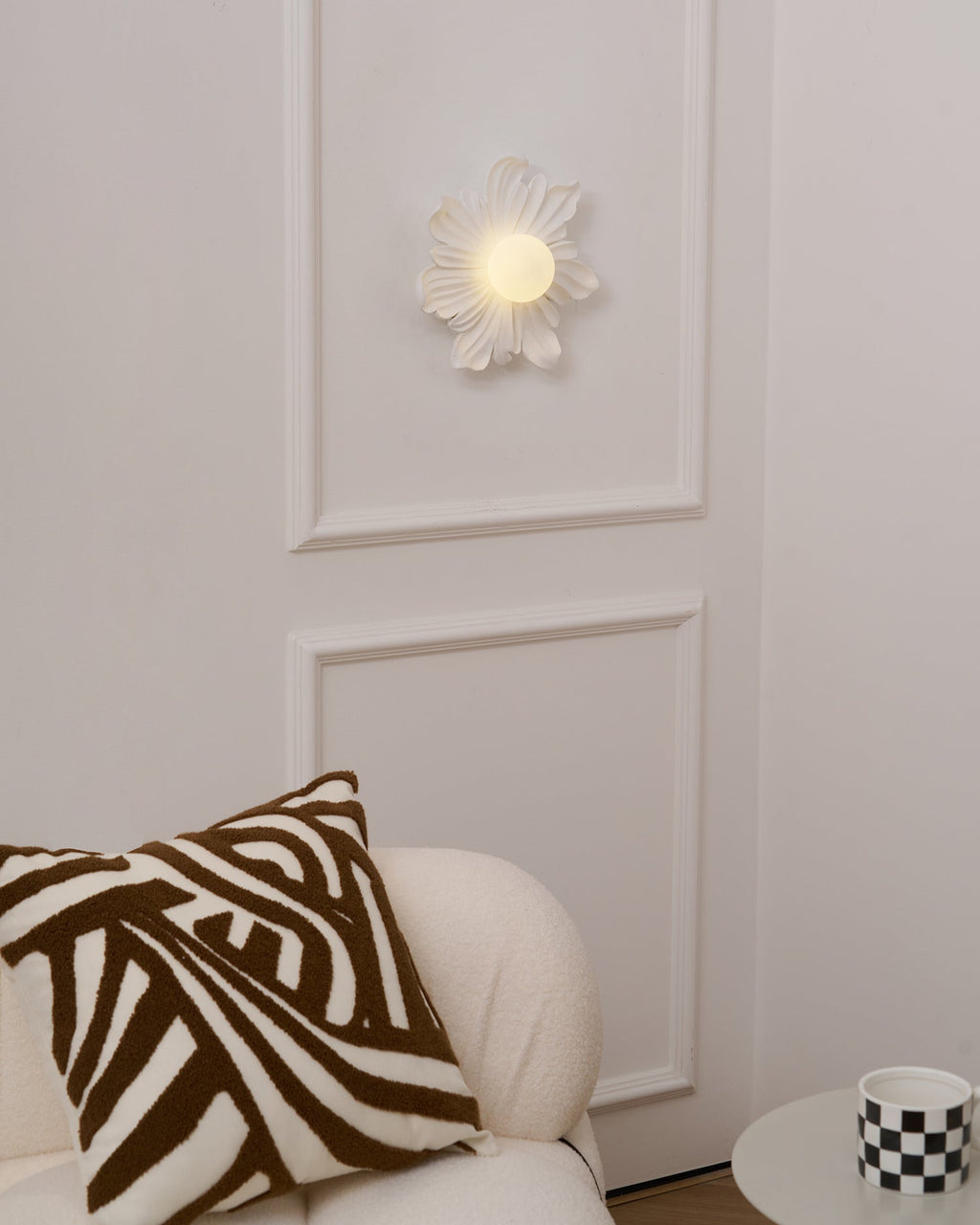 Tina Flower Wall Lamp