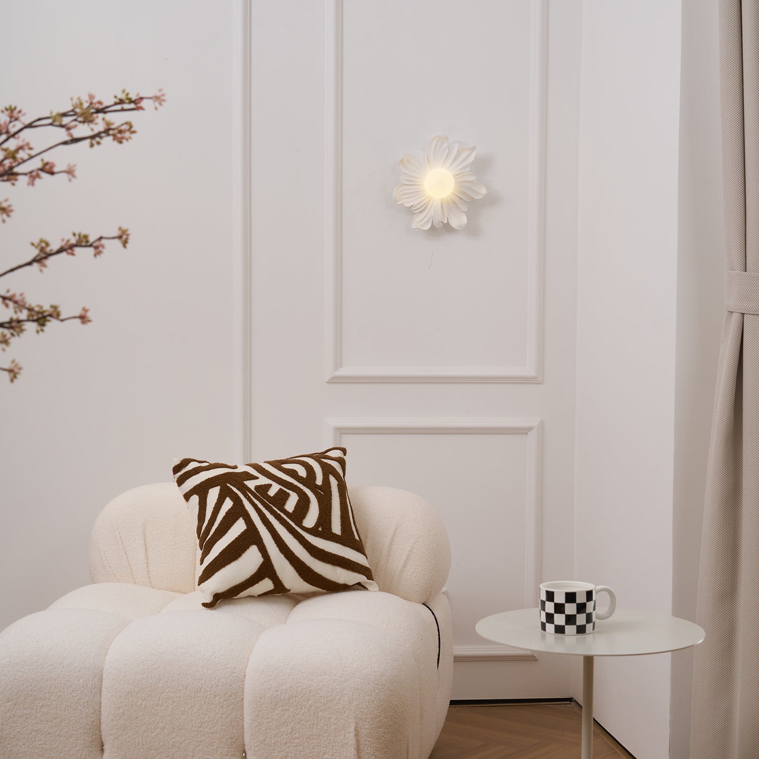 Tina Flower Wall Lamp