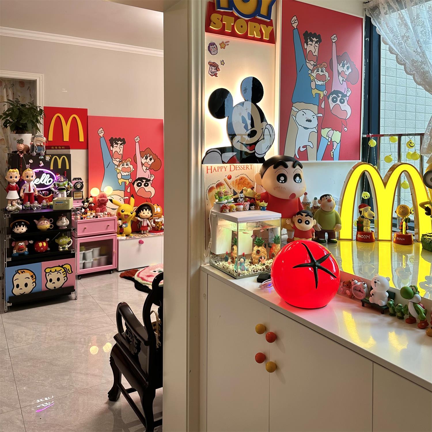 Tomato Resin Table Lamp