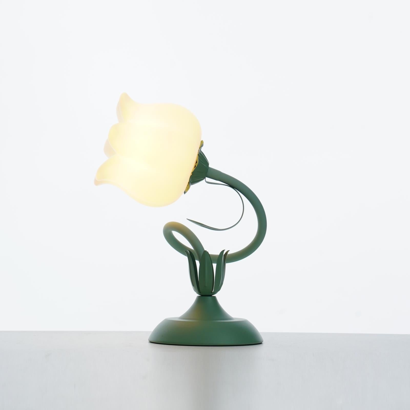 Twist Tulip Flower Table Lamp