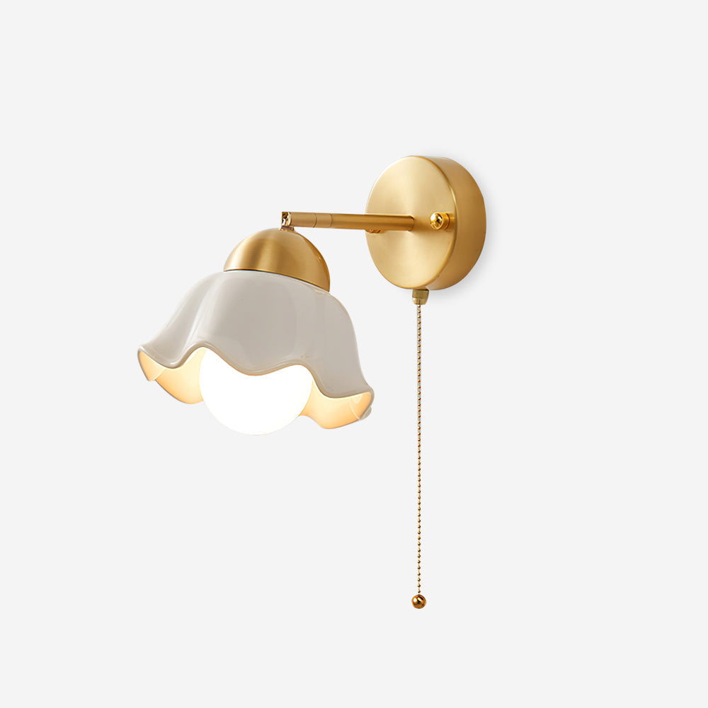 Vena Brass Wall Lamp