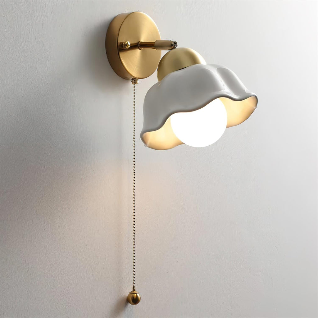Vena Brass Wall Lamp