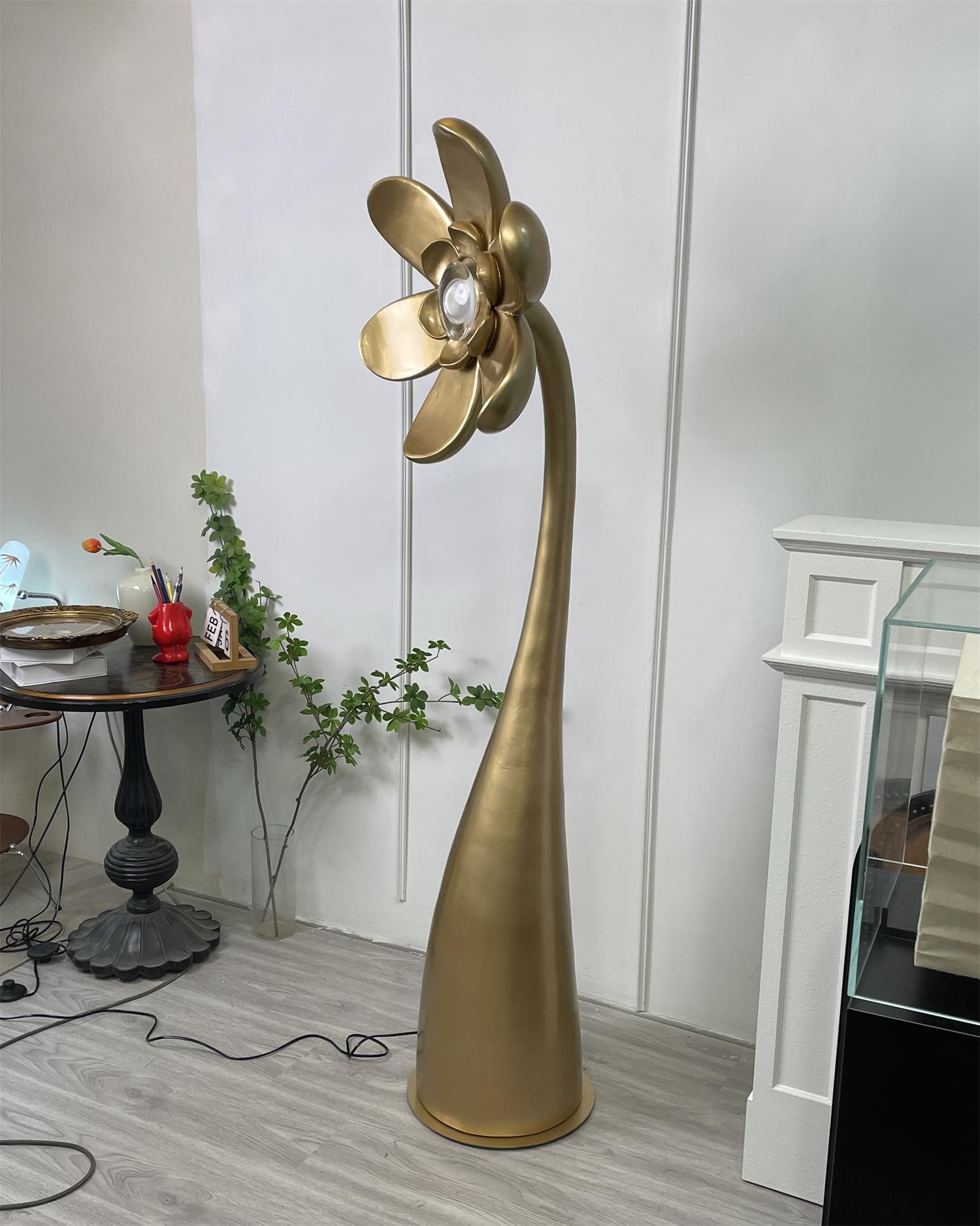Vicenzio Floor Lamp