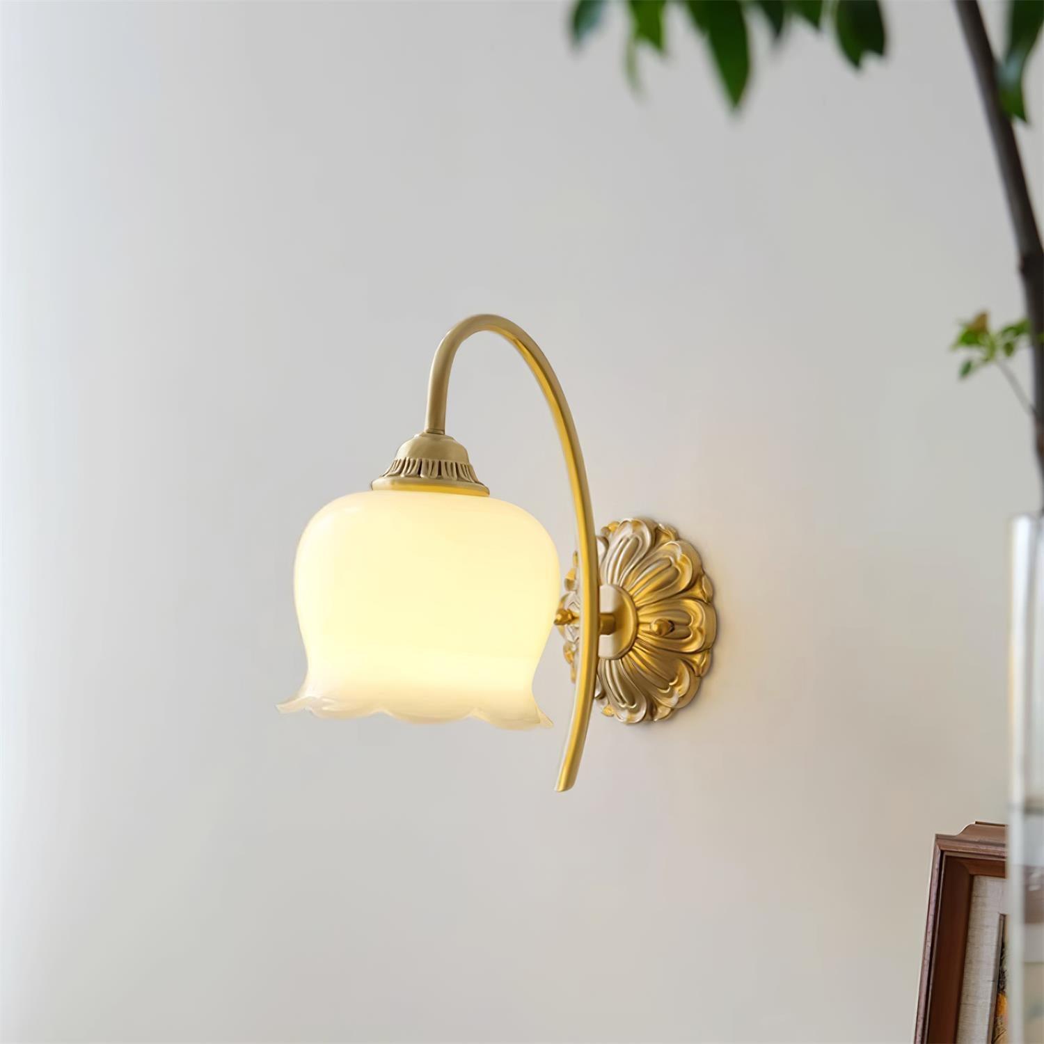Vintage Mia Wall Lamp