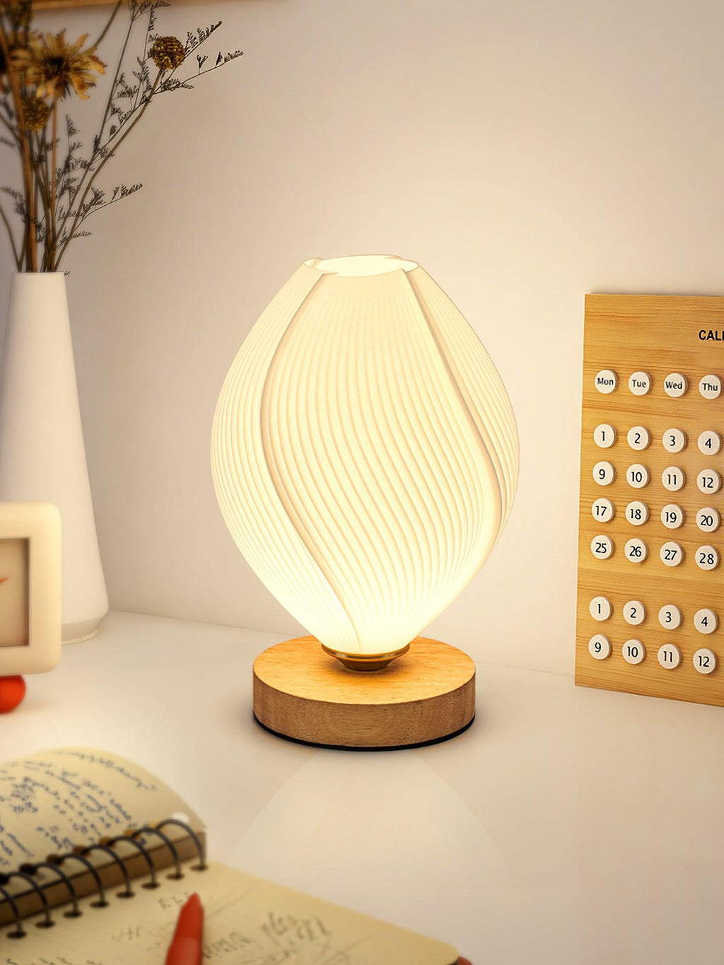 Willy Flower Bud Table Lamp