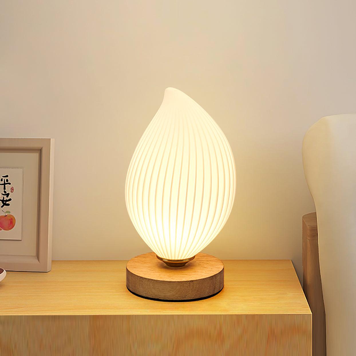 Willy Flower Bud Table Lamp