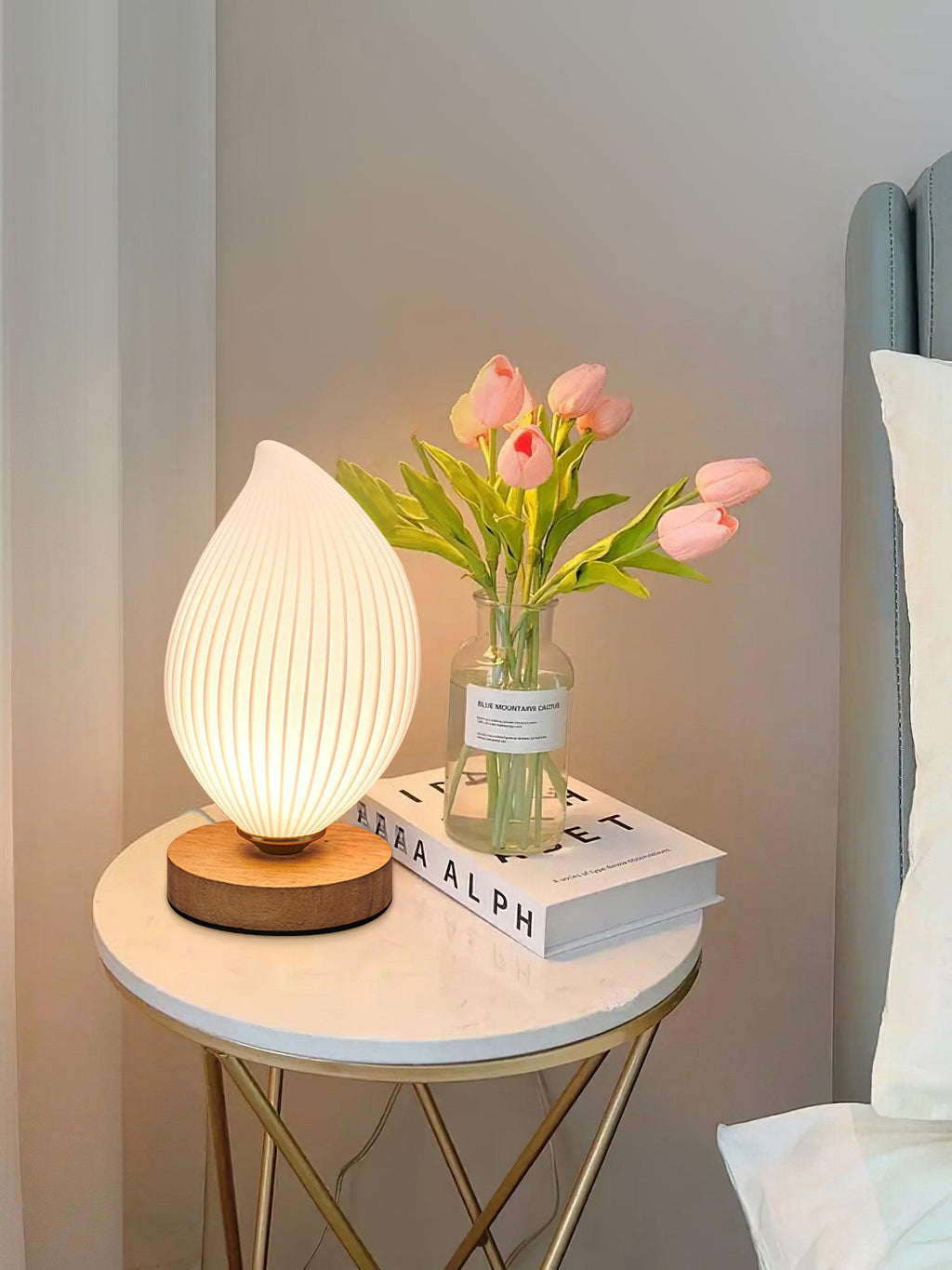 Willy Flower Bud Table Lamp