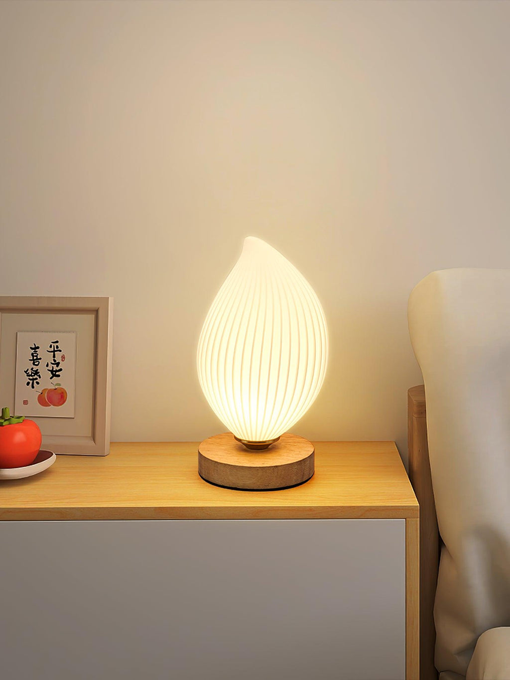 Willy Flower Bud Table Lamp