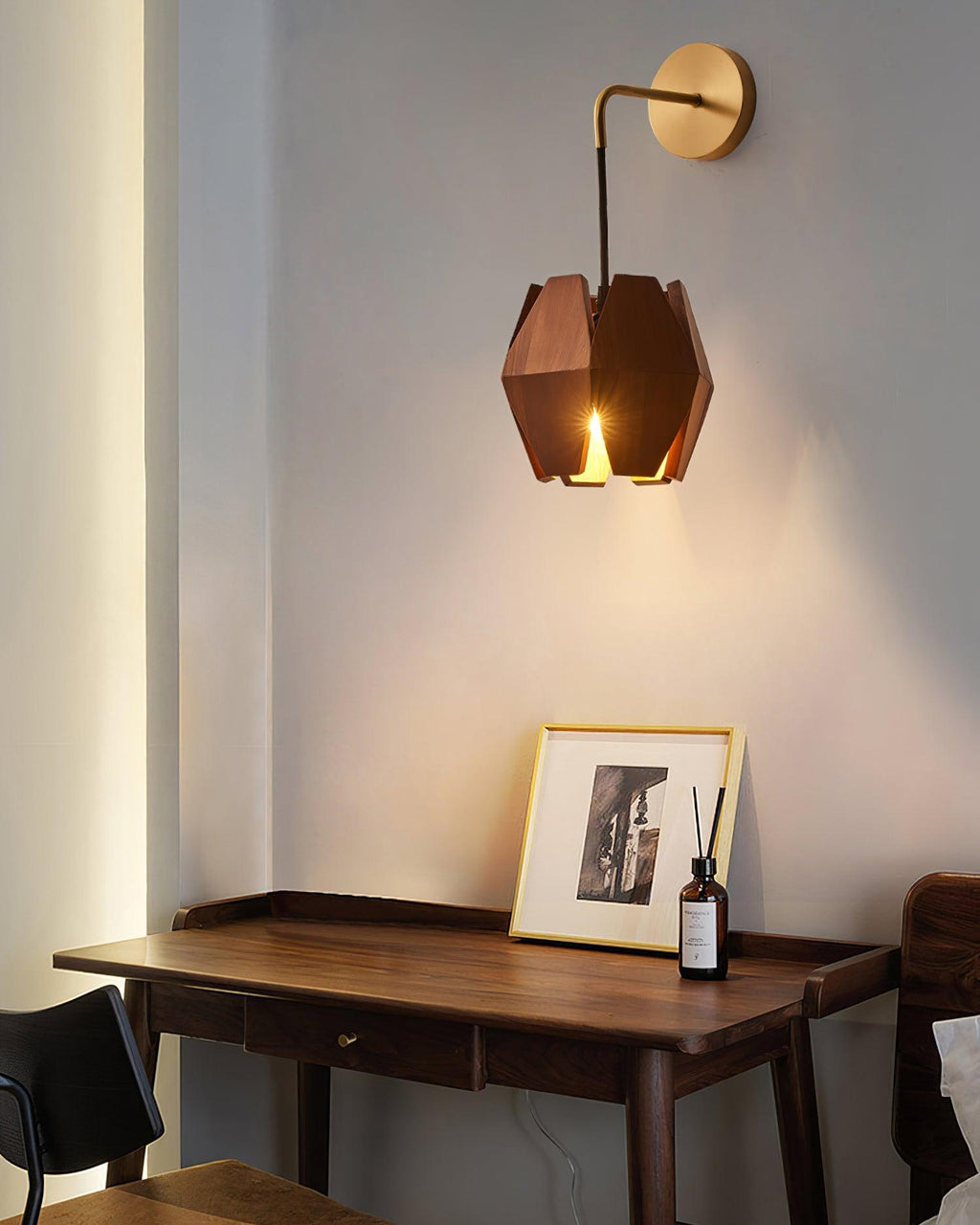 Wood Astris Wall Lamp